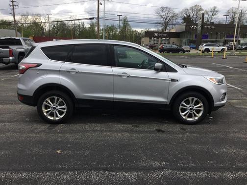 INGOT SILVER METALLIC 2017 Ford Escape SE