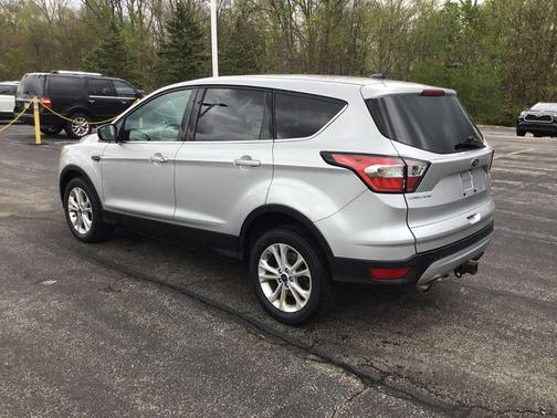 INGOT SILVER METALLIC 2017 Ford Escape SE