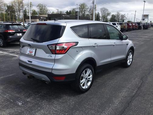 INGOT SILVER METALLIC 2017 Ford Escape SE