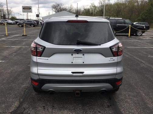 INGOT SILVER METALLIC 2017 Ford Escape SE
