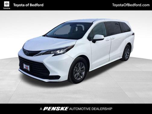 2022 Toyota Sienna LE