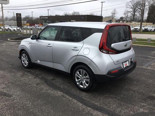 Sparkling Silver 2021 Kia Soul LX