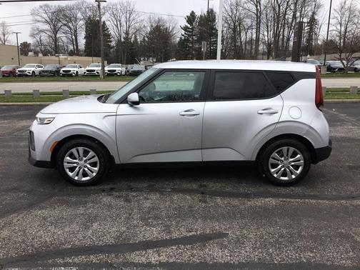 Sparkling Silver 2021 Kia Soul LX