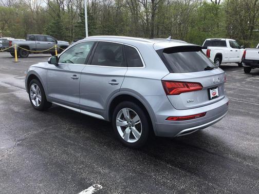 Silver Metallic 2018 Audi Q5 2.0T Tech Premium