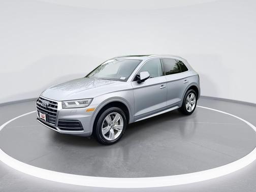 Silver Metallic 2018 Audi Q5 2.0T Tech Premium