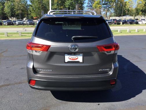 Predawn Gray Mica 2018 Toyota Highlander XLE
