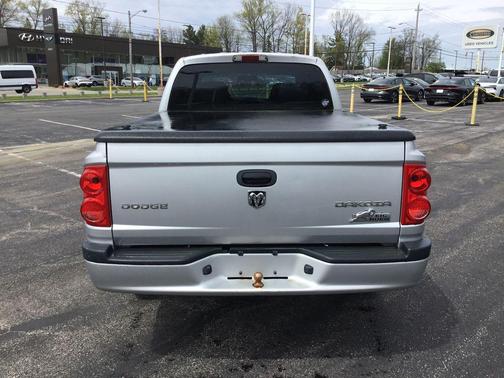 Bright Silver Metallic Clearcoat 2010 Dodge Dakota Big Horn/Lone Star