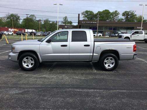Bright Silver Metallic Clearcoat 2010 Dodge Dakota Big Horn/Lone Star