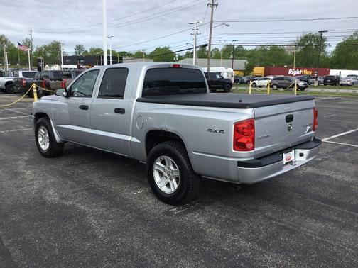 Bright Silver Metallic Clearcoat 2010 Dodge Dakota Big Horn/Lone Star