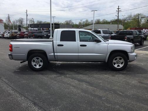 Bright Silver Metallic Clearcoat 2010 Dodge Dakota Big Horn/Lone Star