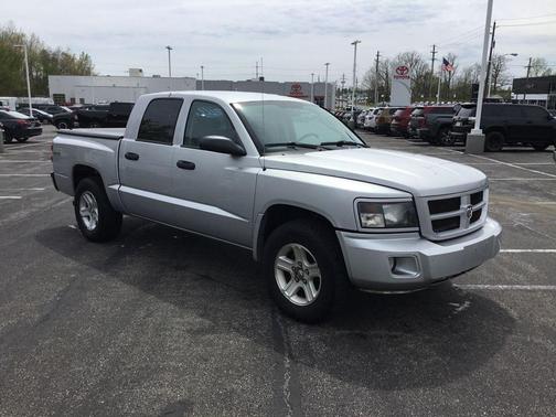 Bright Silver Metallic Clearcoat 2010 Dodge Dakota Big Horn/Lone Star