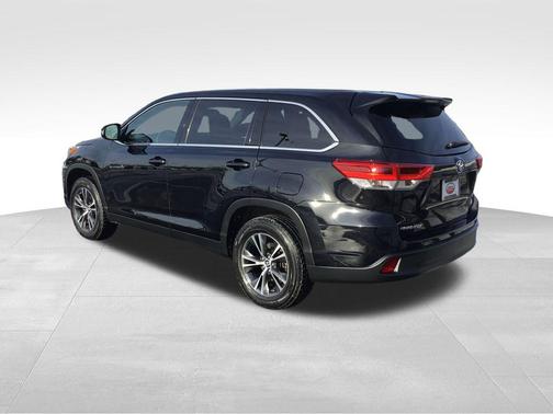 2019 Toyota Highlander LE I4