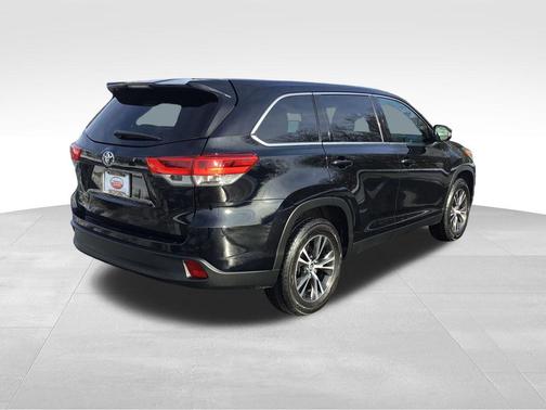 2019 Toyota Highlander LE I4