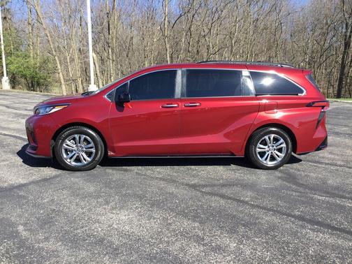 Ruby Flare Pearl 2022 Toyota Sienna XSE 7 Passenger