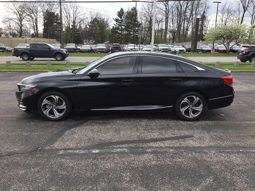 Crystal Black Pearl 2019 Honda Accord EX