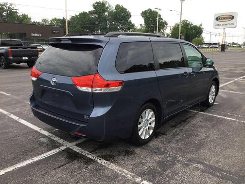 Shoreline Blue Pearl 2014 Toyota Sienna XLE