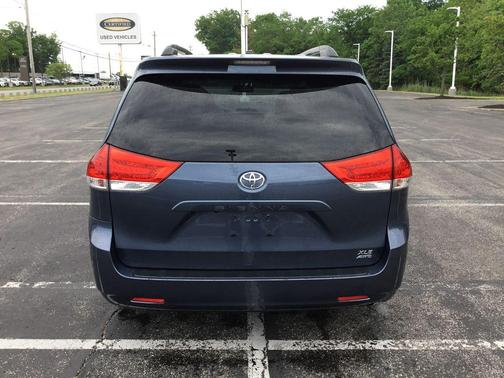 Shoreline Blue Pearl 2014 Toyota Sienna XLE
