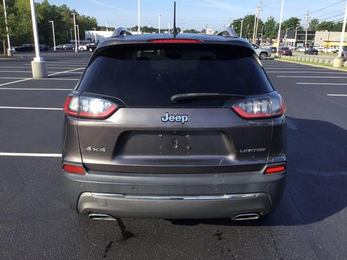 Granite Crystal Metallic Clearcoat 2019 Jeep Cherokee Limited