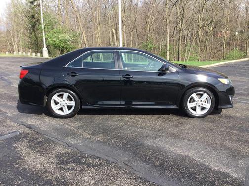 Attitude Black Metallic 2014 Toyota Camry SE