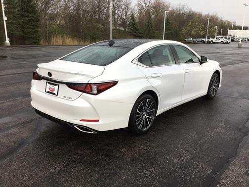 Eminent White Pearl 2022 Lexus ES 350 Base