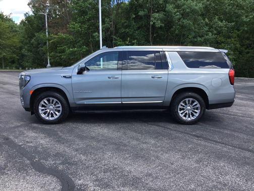 Sterling Metallic 2023 GMC Yukon XL SLT