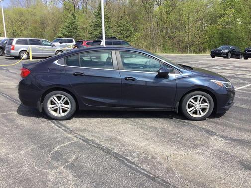 Blue Ray Metallic 2016 Chevrolet Cruze LT Auto