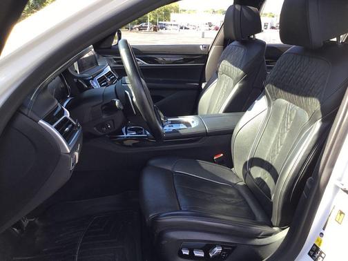 2019 BMW 750 i xDrive
