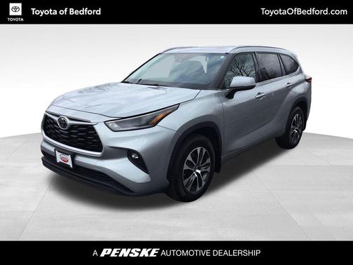 Celestial Silver Metallic 2021 Toyota Highlander XLE