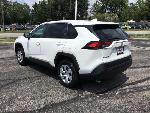 Ice Cap 2024 Toyota RAV4 LE