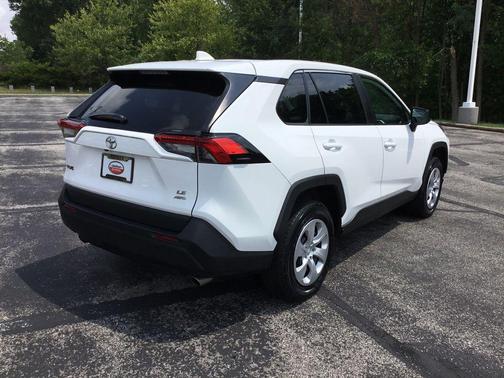 Ice Cap 2024 Toyota RAV4 LE
