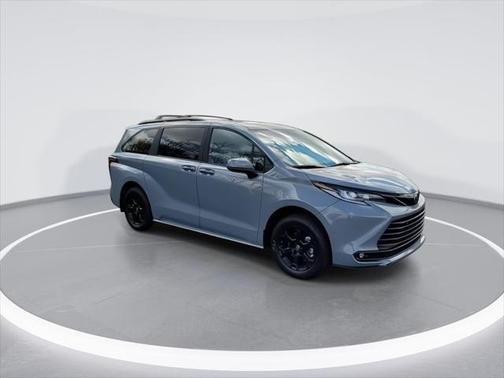 2025 Toyota Sienna Woodland Edition