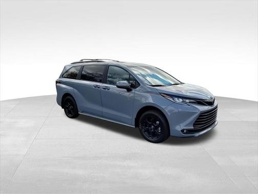 2025 Toyota Sienna Woodland Edition