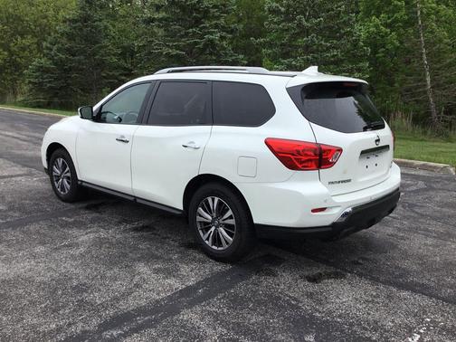 Pearl White Tricoat 2019 Nissan Pathfinder SV