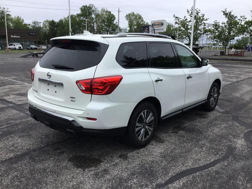 Pearl White Tricoat 2019 Nissan Pathfinder SV