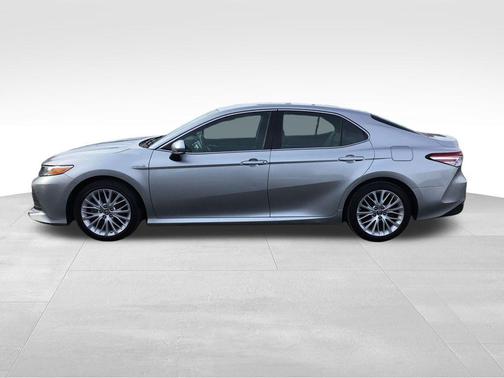 2018 Toyota Camry Hybrid XLE