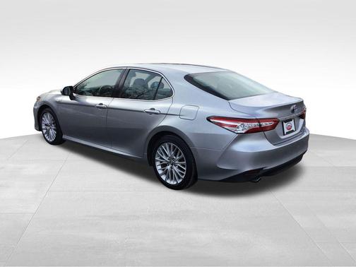 2018 Toyota Camry Hybrid XLE