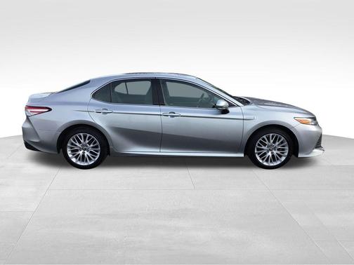 2018 Toyota Camry Hybrid XLE