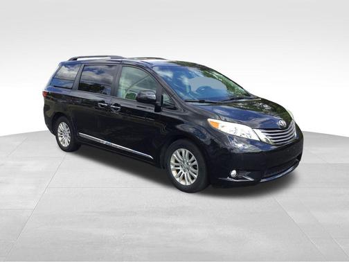 2015 Toyota Sienna XLE