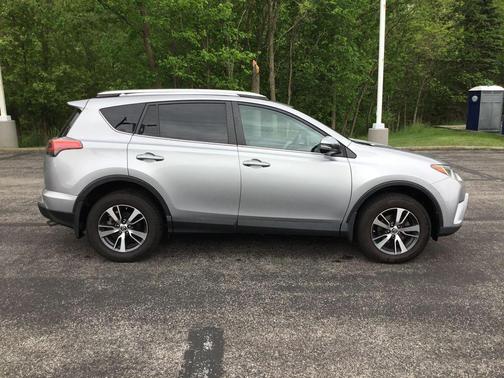 Silver Sky Metallic 2016 Toyota RAV4 XLE