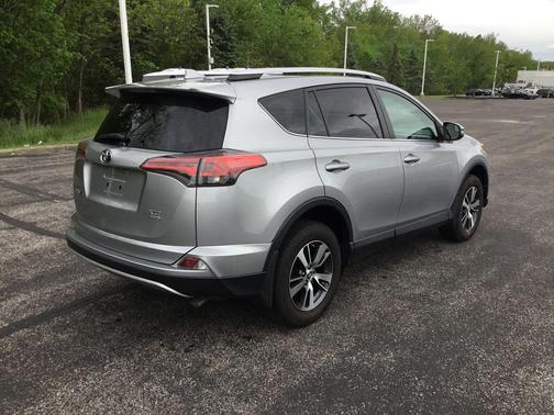 Silver Sky Metallic 2016 Toyota RAV4 XLE