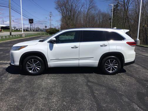Blizzard Pearl 2017 Toyota Highlander XLE