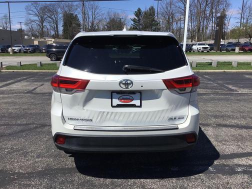 Blizzard Pearl 2017 Toyota Highlander XLE