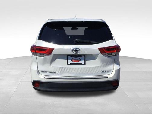 Blizzard Pearl 2017 Toyota Highlander XLE