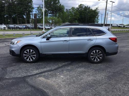 Ice Silver Metallic 2016 Subaru Outback 2.5i Limited