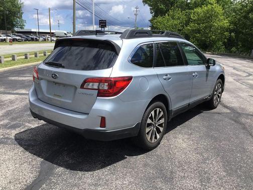 Ice Silver Metallic 2016 Subaru Outback 2.5i Limited