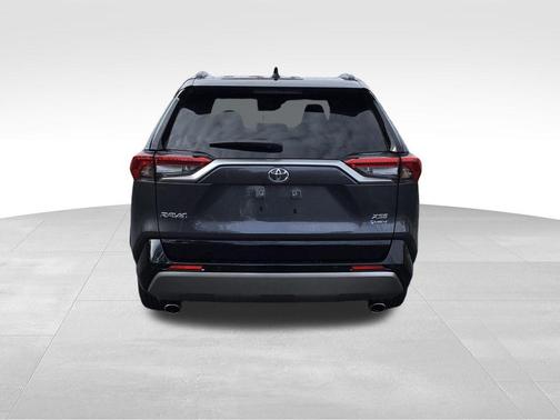 2025 Toyota RAV4 Hybrid SE