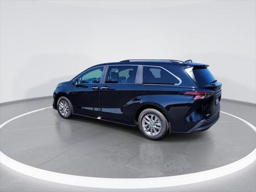 2025 Toyota Sienna XLE 7 Passenger