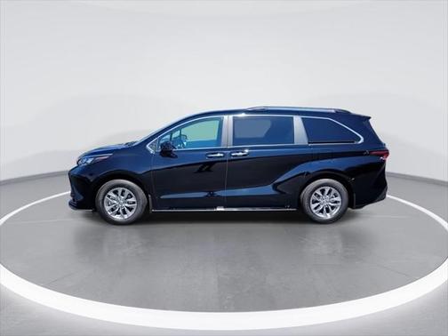 2025 Toyota Sienna XLE 7 Passenger