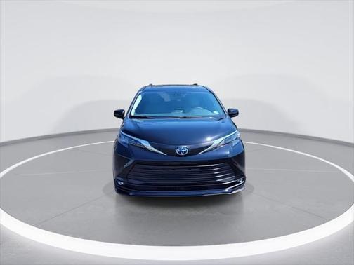 2025 Toyota Sienna XLE 7 Passenger