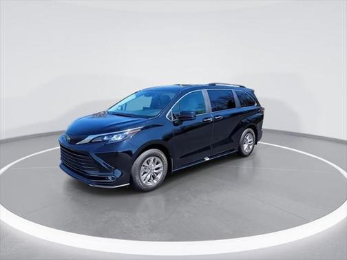 2025 Toyota Sienna XLE 7 Passenger